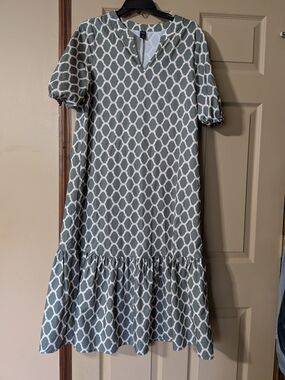 SAGE & CREAM Trellis-Print Midi Dress